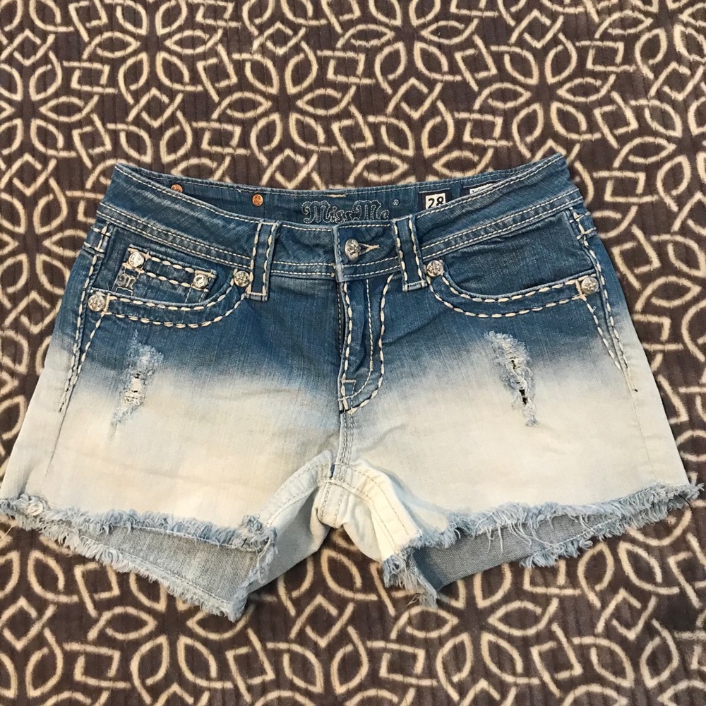 Miss Me shorts size 28!!